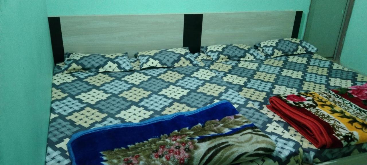 New Milan Palace, 德奥加尔 外观 照片